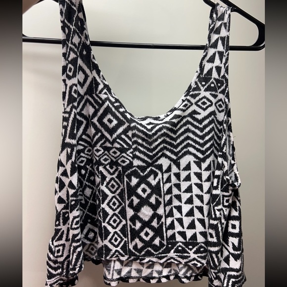 FOREVER 21 Crop Top - Picture 2 of 3